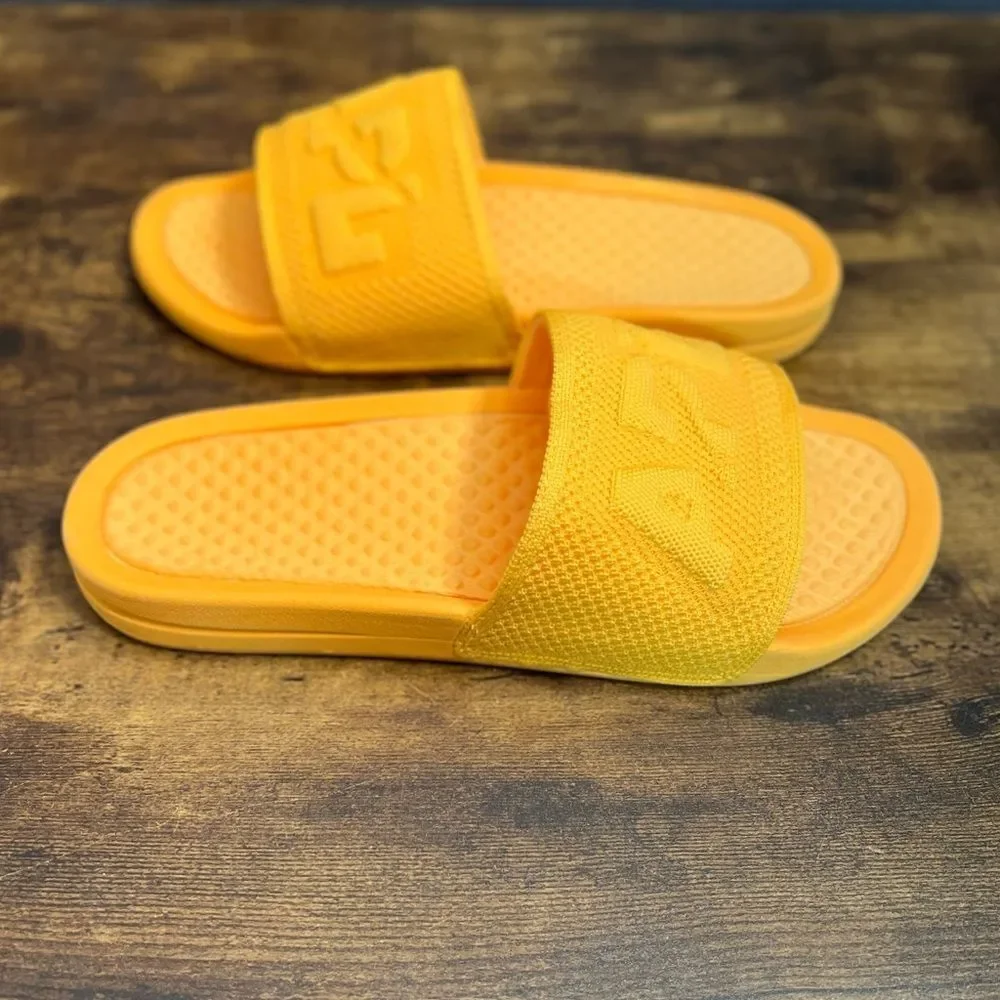 APL Big Logo TechLoom Slides in Mango. Unisex, Men Size 9/Ladies 10.5. NIB!